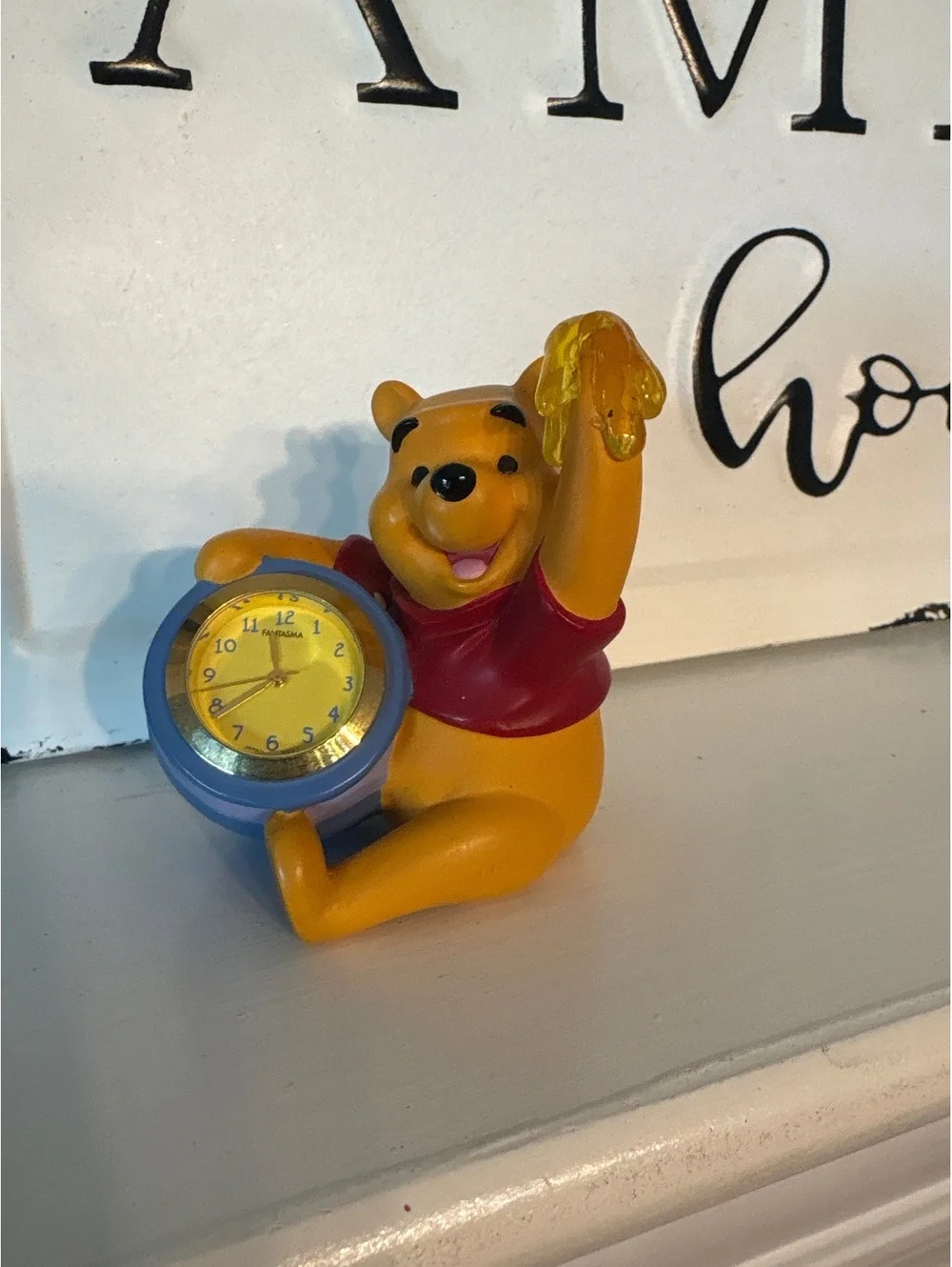 Vintage Winnie the Pooh Figurine Clock with Hunny Pot Disney